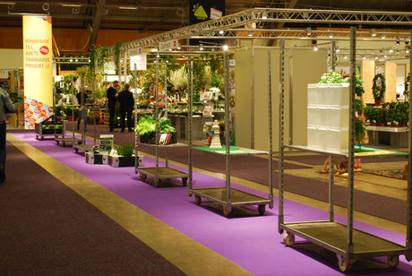 Elmia Garden Award â Ă
rets TrÀdgÄrdsprodukt pÄ Elmia Garden trÀdgÄrdsmÀssa; nominerade trÀdgÄrdsinnovationer bedömda av jury, hÄllbarhet och trender; vinnare Rootmaster, mikrofiberkruka, Vattenslang Deluxe, Weibulls Torvfri SÄjord.