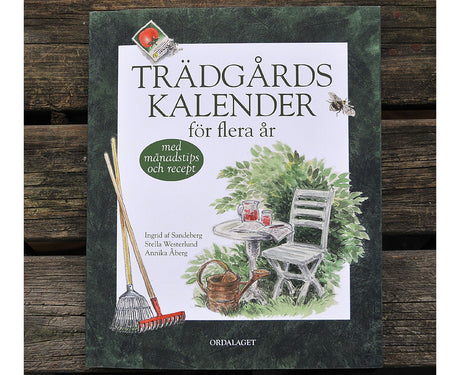 Trädgårdskalender och trädgårdsdagbok – flexibel 3-årig planering av odlingsåret med månadstips, recept, odlingszoner, kompost, växthus, blomsteräng och listor för växter, fröer och skisser.