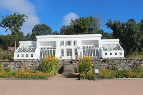 Annas trädgård vid Gunnebo Slott – inspirerande köksträdgård med blomsterrabatter, ekologisk odling utan salt och ättika mot ogräs; Anna Theorin tipsar om höstens blomsterlökar, tulpaner och krokus.