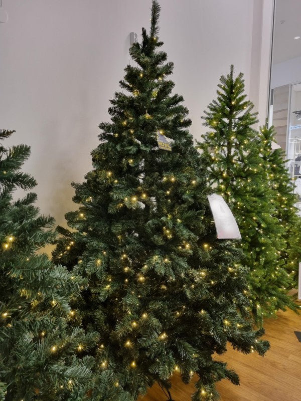 Konstgran 'Dakota' Outdoor 240cm inkl LED belysning